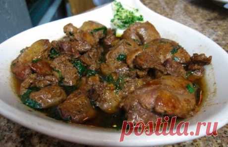Новый вкусный рецепт приготовления печени — Бабушкины секреты Хотите приготовить вкусную, а также очень мягкую печенку? Мы знаем как это сделать. В этом блюде полностью отсутствует горький привкус! Данное блюдо очень сильно оценят любители печени. Основная задача во время его приготовления — сделать печень такой, чтобы при употреблении она не имела горький привкус. Также стоит приготовить ее в наиболее аппетитном и красивом виде