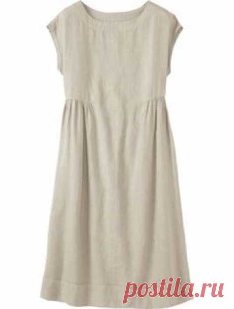 Softly shaped midi dress with grown-on cap sleeves in a supple, washed, garment-dyed linen. Softly scooped neckline. Darts below bust with gentle gathers. Two pockets.