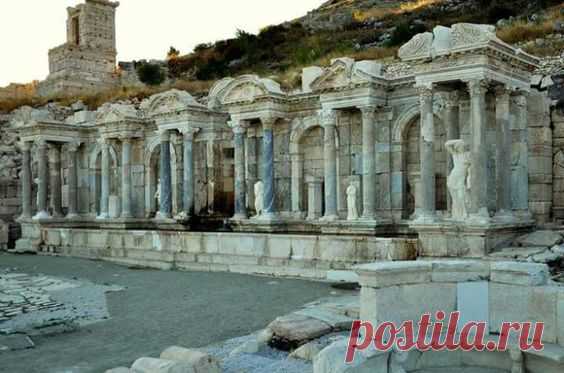 Нимфея в Sagalassos в Бурдуре, Турции.