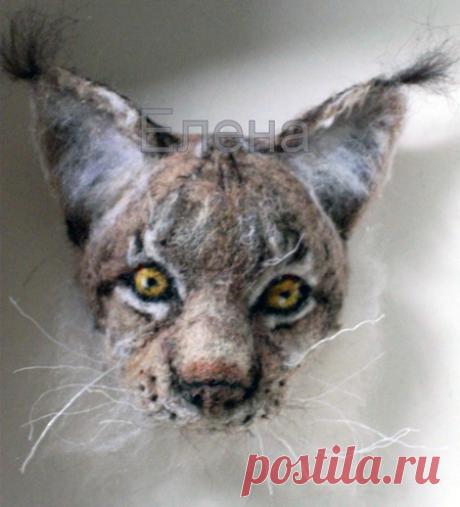 Брошь &quot;Рысь&quot; из шерсти, не предназначена для крепления на легкие ткани (шелк, шифон и т. д., если только не будет использоваться зажим, который не портит легкие ткани ). Крепление может быть булавкой, может быть булавкой и зажимом вместе или только зажимом.  Не разлохматится со временем.