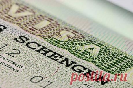 Названа дата введения цифровых шенгенских виз для туристов. В Евросоюзе планируют изменить процесс оформления шенгенских виз и ввести к 1 декабря 2026 года цифровой формат подачи документов для туристов. По замыслу инициаторов реформы, новая схема получения шенгена избавит путешественников от необходимости личного обращения в визовые центры и консульства разных стран.