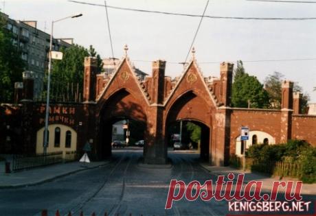 Бранденбу́ргские воро́та (нем. Brandenburger Tor) — одни из семи сохранившихся городских ворот Калининграда. Расположены у окончания улицы Багратиона, переходящей далее в улицу Суворова (бывшая Берлинская), на границе исторического городского района Хаберберг.  |  Кёнигсберг в Калининграде