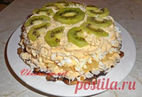 Вкусный салат с курицей и ананасами рецепт с фото Дорогие друзья! Сегодня хочу предложить вам интересный рецепт салата – Салат с курицей и ананасами.Необычный вкус покорит ваши вкусовые рецепторы и мой рецепт слоеного салата с курицей и ананасами обязательно появится в вашей кулинарной книге. Попробуйте!