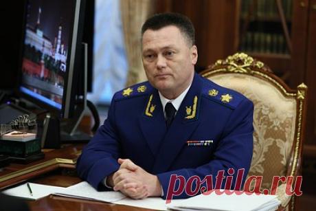 Генпрокурор поручил проверить российский маркетплейс. Генпрокурор России Игорь Краснов поручил проверить маркетплейс Wildberries. Проверка связана с введением Wildberries комиссии за оплату товаров картами Visa и Mastercard и взимания с покупателей платы за возврат товаров. Прокуроры оценят законность решений, принятых Wildberries, и соблюдение прав потребителей.