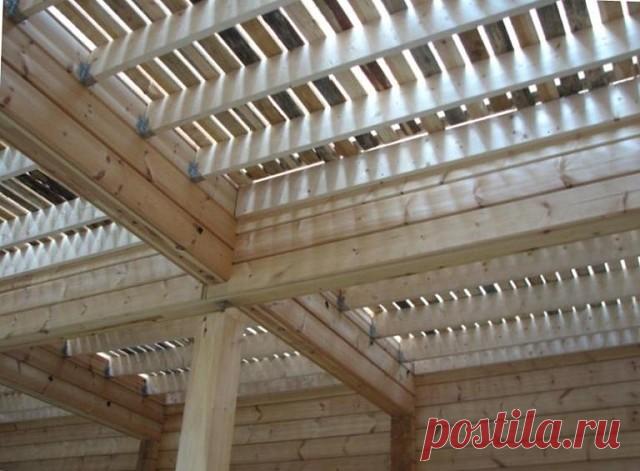 Монтаж балок перекрытий 
 
Существует несколько видов деревянных перекрытий по их основному назначению: 
Цокольные. Предназначены для настила полов на первом этаже и разделения нежилого подвального помещения от жилых комнат. Поэтому основное требование, которое к ним предъявляется — это обеспечение качественной тепло- и звукоизоляции. 
Межэтажные. Используются для разделения жилых помещений между этажами в коттеджах и таунхаусах. Поэтому требования к теплоизоляции минималь...