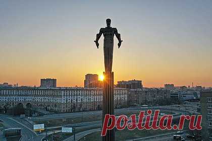 В Кремле ответили на вопрос о мероприятиях в честь дня рождения Гагарина. В Кремле не планируется проведение специальных мемориальных мероприятий в честь дня рождения первого в мире космонавта Юрий Гагарина. Об этом в четверг, 9 марта, журналистам сообщил пресс-секретарь президента России Дмитрий Песков, чьи слова приводит ТАСС. Юрий Гагарин родился 9 марта 1934 года.