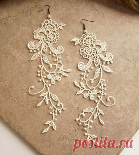 Wisteria ivory lace earrings