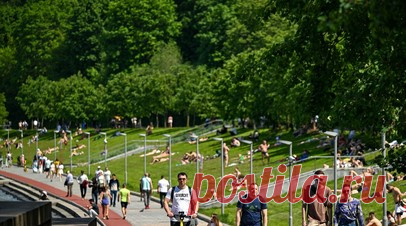 Вильфанд спрогнозировал до +28 °С в Москве в выходные. Научный руководитель Гидрометцентра России Роман Вильфанд заявил, что в Москве потеплеет до +25...+28 °С в выходные. Читать далее