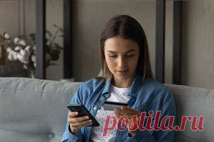 Банки стали лишать россиян доступа к деньгам. За что?