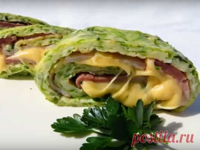 ТАК КАБАЧКИ ВЫ ЕЩЕ НЕ ГОТОВИЛИ. НЕРЕАЛЬНО ВКУСНЫЙ РУЛЕТ ИЗ КАБАЧКОВ!

Предлагаем вам приготовить рулет из кабачков. Так вы еще их не готовили! Рулет получается очень вкусным с красивой и оригинальной подачей. Он станет украшением вашего праздничного стола, готовится просто и из доступных продуктов. 
Такой рулет можно приготовить такой рулет в качестве закуски на работу или для семейных посиделок. Ну, а если он появится на вашем праздничном столе, то звание «Лучшая хозяйка года» вам обеспечено.