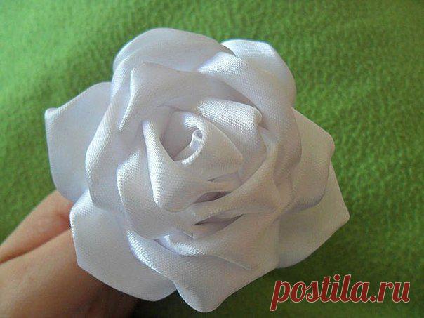 (+1) - Розы из лент | СВОИМИ РУКАМИ
