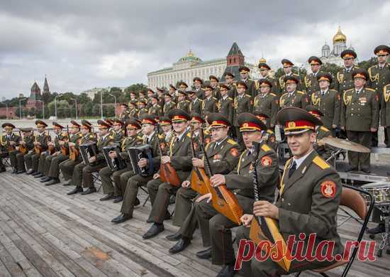 Alexandrov_Ensemble_10.jpg (Изображение JPEG, 550 × 390 пикселов)