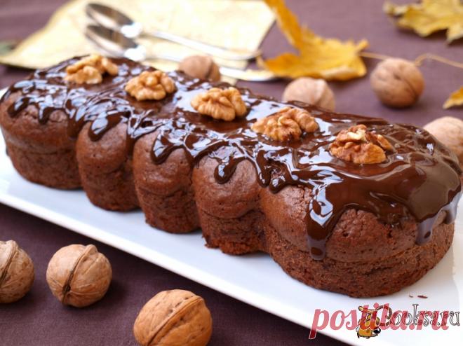 Кекс с шоколадом "Бархатная ночь" Масло сливочное- 80г, Яйца- 3шт, Сахар- 90г, Шоколад чёрный- 130г, Коньяк- 1ст.л., Орехи грецкие- 100г, Крахмал- 2ст.л., Разрыхлитель- 0.5ч.л.