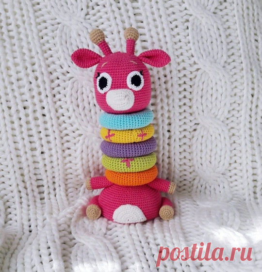 Вяжем пирамидку для малыша: безопасно и красиво