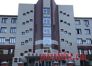 Краевая консультативная поликлиника №1 - КГБУЗ "ККБ" г. Барнаул, Ляпидевского, 1 - Главный корпус