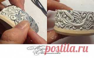 Мастер-класс по декупажу: имитация резной кости, рельефная паста, Автор:Мария Овчинникова.
Источник http://decoupageshop.ru

Итак, нам понадобится:
- заготовка может быть любая (как деревянная, так и из МДФ)
Показать полностью…