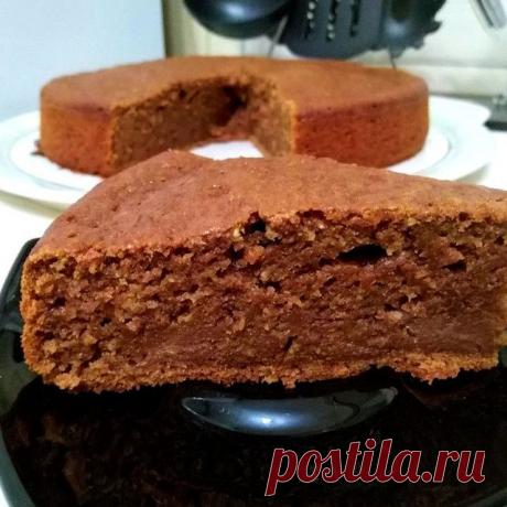 😉👍НЕОБЫЧНЫЙ БРАУНИ с кабачками😋⠀
⠀
Я все думала, что бы такое-эдакое приготовить😃 Решила испечь необычный десерт – брауни с кабачками.⠀
⠀
Поставьте лайк❤️, чтобы я знала, что Вы видели рецепт🙏⠀
⠀
📝Рецепт:⠀
Кабачки – 2 средних (у меня 1 большой)⠀
Сливочное масло – 125 грамм⠀
Горький шоколад – 100 грамм⠀
Яйца – 2 штуки⠀
Сахар коричневый – 250 грамм (можно заменить обычным)⠀
Мука – 280-300 грамм (2 стакана)⠀
Ванилин – на кончике ножа⠀
Разрыхлитель – 0,5 чайной ложки⠀
Со...