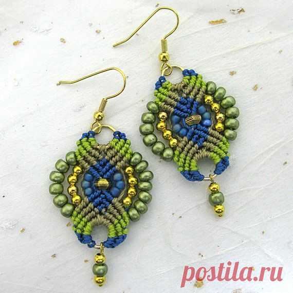 (11) Micromacrame beaded earrings in greens and blue | Зеленый, Сережки и Синий