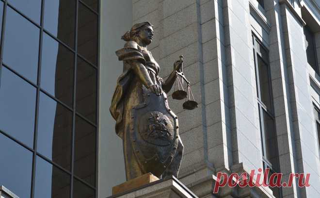 Подростка из Коркино приговорили почти к 10 годам за убийство таксистки. Суд приговорил 17-летнего глухонемого представителя цыганской диаспоры почти к 10 годам в воспитательной колонии по обвинению в убийстве таксистки и угоне ее машины в Коркино. Убийство вызвало беспорядки в городе