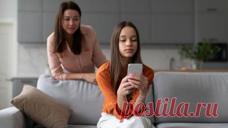 Психолог объяснила, нужно ли ругать подростков за молодежный сленг. Родителям не стоит ругать своих детей за использование молодежного сленга в своей речи, потому что он позволяет им влиться в свою возрастную группу. Об этом kp.ru рассказала кандидат психологических наук, декан факультета психологии ...