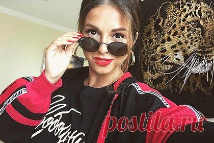 Косметолог назвала пластические операции Нюши. Российский косметолог Татьяна Баллирано назвала пластические операции певицы Анны Шурочкиной, выступающей под псевдонимом Нюша. Специалистка предположила, что исполнительница подверглась нескольким процедурам по улучшению внешности. По ее словам, среди них есть коррекция носа и губ.