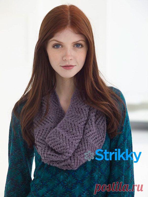 Ажурный снуд вязаный спицами | Strikky.ru