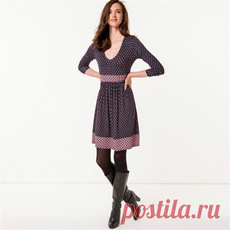 Printed Knit Dress with 3/4-Length Sleeves  £21.00

Length 95 cm. 96% viscose, 4% elastane.