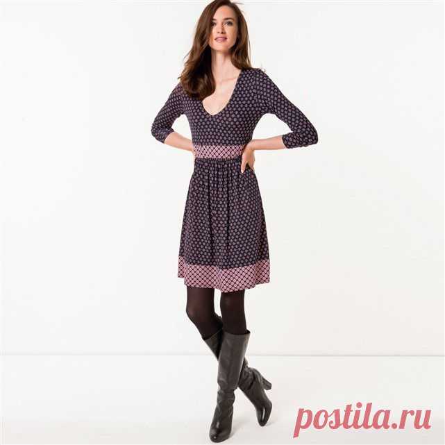 Printed Knit Dress with 3/4-Length Sleeves  £21.00

Length 95 cm. 96% viscose, 4% elastane.