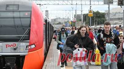 В России с сентября меняются правила посадки на поезда дальнего следования. В 1 сентября в России пассажирам поездов дальнего следования станет доступна новая опция — возможность использовать биометрию при оформлении билета и посадке на поезд при наличии технической возможности у перевозчика. Читать далее