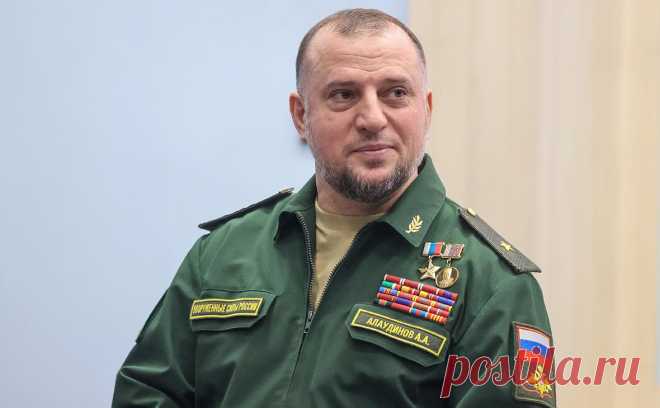 Алаудинов пообещал найти и наказать расстрелявших российского военного. Украинские военные, расстрелявшие российского пленного солдата, будут найдены и наказаны, заявил замначальника главного военно-политического управления Минобороны, командир спецназа «Ахмат» Апты Алаудинов в эфире «Первого канала».