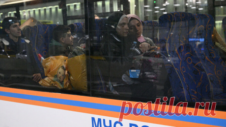 Эвакуированная из сектора Газа семья прибыла в Астрахань. Сотрудники МЧС встретили семью, прибывшую из сектора Газа в Астрахань. Об этом сообщается на сайте ГУМЧС России по Астраханской области. Эвакуированные выразили благодарность спасателям за помощь и поддержку на всех этапах сложного ...