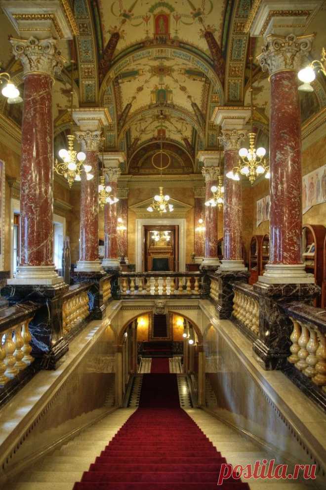 Parliament in Budapest, Hungary. It was beautiful!,  
flickr от DarkFrame  |  Pinterest: инструмент для поиска и хранения интересных идей