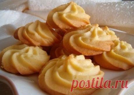 Печенье "тающие моменты" - У нас так Печенье «тающие моменты» Ингредиенты: 227 г сл. масла, комнатной температуры 1/2 ст сахарной пудры 1 ч.л. ванилина 1 1/2 ст. муки 1/3 ст. крахмала Приготовление: Взбить масло с...