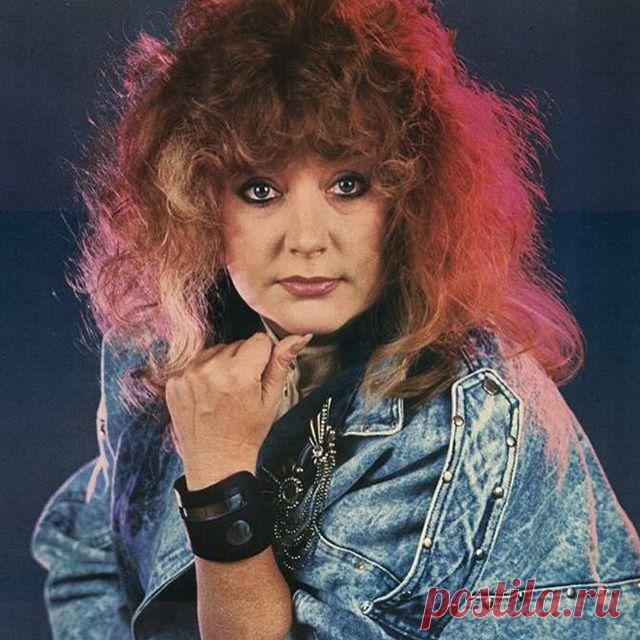 На изображении может находиться: 1 человек, часть тела крупным планом