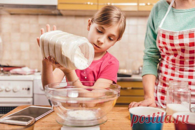 Таблица мер и весов продуктов Театр начинается с вешалки, а приготовление нового блюда с перечня ингредиентов, количество которых в одних рецептах указано в ложках и стаканах, а в других — в граммах и миллилитрах, которые нужно еще чем-то измерить.
