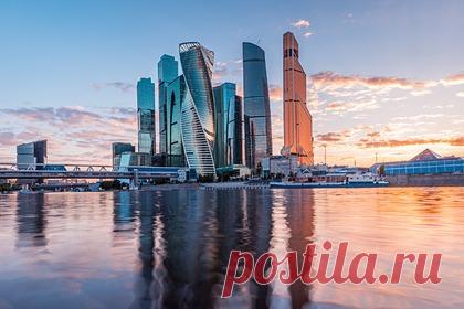 S&P понизило кредитный рейтинг Москвы. Международное рейтинговое агентство S&P Global Ratings (S&P) понизило долгосрочный кредитный рейтинг Москвы с «ВBB-» до «ССС-». Известно, что рейтинг поместили в список на пересмотр с возможностью дальнейшего понижения. Причиной этому стало понижение кредитного рейтинга России на прошлой неделе.