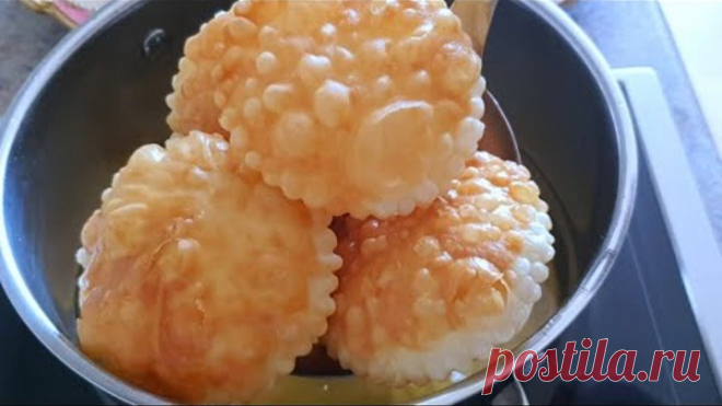 ВКУСНЯТИНА НА ЗАВТРАК ЗА 10МИНУТ. ДОБАВЬТЕ 2СТ.Л СМЕТАНУ В ТЕСТО. ПРОСТО ВОСТОРГ!