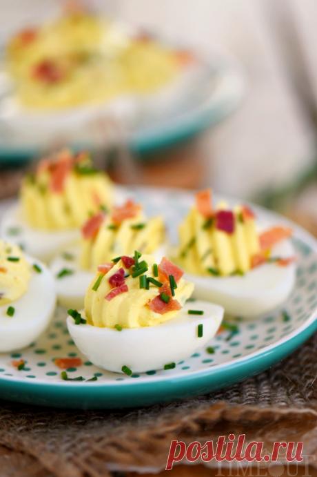 Bacon Cream Cheese Deviled Eggs - Mom On Timeout