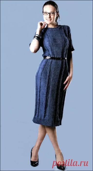 Классическое платье связанное спицами