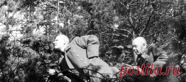 Командующий 1-м Украинским фронтом маршал И.С. Конев и командующ / История цивилизаций!