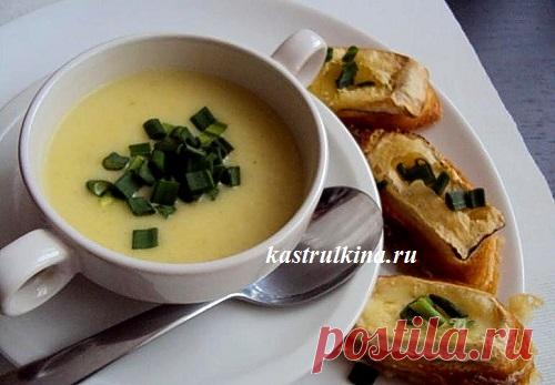 Луковый крем-суп с сырными гренками