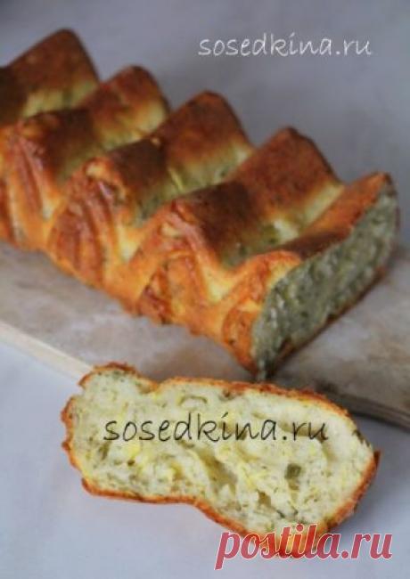 Творожный кекс с кабачком и зеленью. 

СОСТАВ:
Кабачок (цуккини) — 300 гр
Мука пшеничная — 200 гр
Масло сливочное — 100 гр
Яйцо куриное — 3 шт
Разрыхлитель — 1 ч.л.
Творог — 300 гр
Укроп
Соль