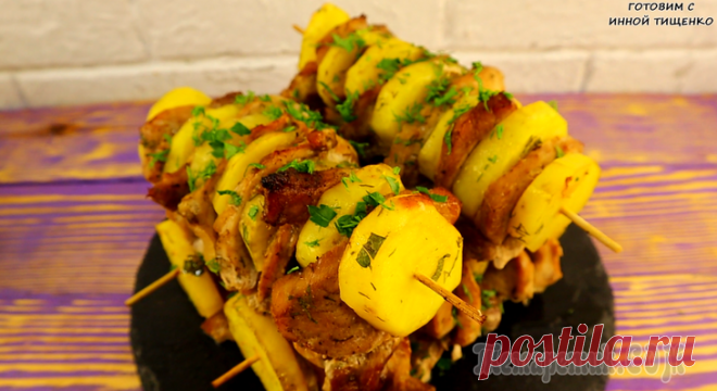 Простой рецепт ужина из 2 ингредиентов! Картофель с мясом в духовке! Приветствую всех. Сегодня я готовлю на ужин картофель с мясом в духовке. Блюдо получается сытным и очень вкусным. Рекомендую приготовить!Ингредиенты:Свинина - 1 кг.Репчатый лук – 120 гПриправа к карто...