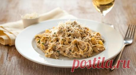 Паста в сливочном соусе — ПУТЕШЕСТВУЙ ПО САЙТУ. Паста  сливочном соусе… Произнесите эту фразу, и вы сразу же почувствуете нешуточный аппетит, а также непреодолимое желание бежать на кухню, чтобы воплотить идею в жизнь. Тем более, что сделать такую пасту можно легко и очень быстро: с подготовкой всех немногочисленных ингредиентов процесс займет не более 30 минут. Главная же «фишка» […]