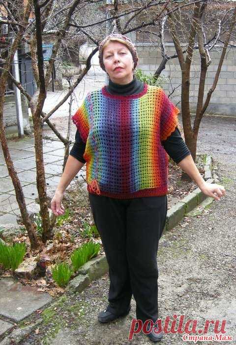 . Радужная безрукавочка из кауни. Очарованная прекрасными изделиями мастериц СМ из Кауни, заказала и я себе эту удивительную пряжу. Пришла долгожданная посылка, пасма размотана и начались муки выбора. Конечно же, шаль!