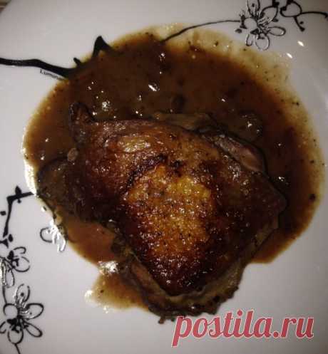 Курица тушеная в красном вине Это интересное, простое и вкусное итальянское блюдо.