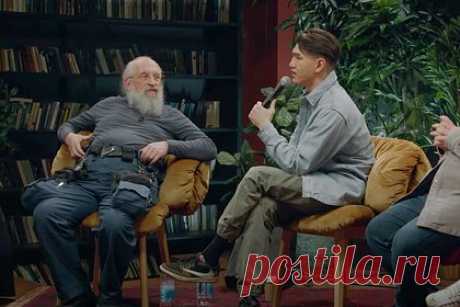 Вассерман оценил юмор в шоу «Что было дальше?». Депутат Госдумы, публицист и телеведущий Анатолий Вассерман оценил шутки в комедийном шоу «Что было дальше?». Он отметил, что больше не хотел бы быть гостем шоу. «Что касается конкретно передачи "Что было дальше?", то на ней я был, как говорят в Одессе, два раза — первый и последний», — пояснил он.