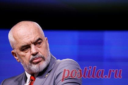 Сербии указали на выгодное положение из-за российского газа. Премьер-министр Албании Эди Рама заявил, что Сербия занимает выгодное положение благодаря своей позиции в вопросе импорта российского газа. Такое мнение он выразил в интервью немецкому журналу Spiegel. Он сравнил действия властей нынешней Сербии с позицией руководства Югославии в период холодной войны.