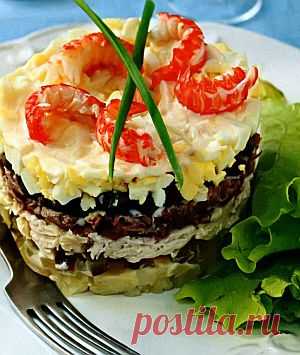 Новогодний слоёный салат с мясом и курицей | Обед из ничего