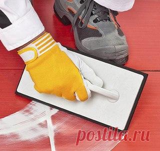 Завершаем облицовку: затирка для плитки 

Не секрет, что даже идеальная выложенная плитка не будет выглядеть безупречно, если вы не уделите должного внимания межплиточным швам. Для того, чтобы замаскировать стыки между плитками, их заполняют специальным средством – затиркой, или фугой. Это позволяет облицованной поверхности прослужить вашему комфорту как можно дольше: благодаря затирке под плитку не попадет ни мусор, ни пыль ни, конечно же, влага. Также затирка поможет зам...